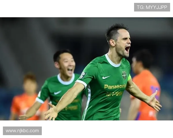 以弗兰克评比赛三次险些破门若把握可轰四球展现进攻火力与胜利差之毫厘